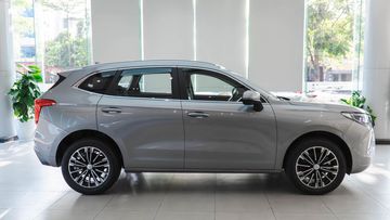 Thân xe Haval Jolion 2025 cũng sở hữu những đường gân dập nổi thể thao và khỏe khoắn