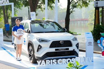 Toyota ưu đ&atilde;i đến 74 triệu đồng cho kh&aacute;ch h&agrave;ng mua Yaris Cross HEV trong th&aacute;ng 10.