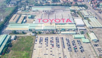 Sân đỗ xe rộng lớn của Toyota Bến Thành tại Bình Tân
