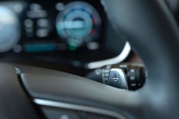 Lẫy chuyển số phía sau vô lăng Hyundai SantaFe 2024
