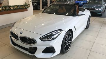 BMW Z-Series đã thu hút chú ý ngay từ lần đầu ra mắt tại Triển lãm ô tô Paris 2002