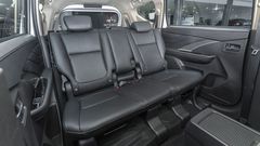 Hàng ghế thứ 2 của Mitsubishi Xpander AT và Xpander Cross