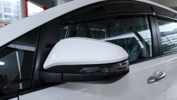 Gương chiếu hậu với khả năng chỉnh điện, gập điện