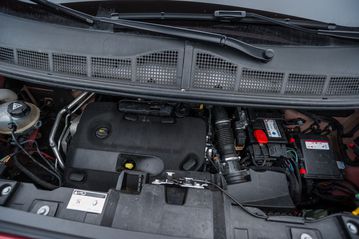 Đánh giá Peugeot Traveller 2023 về khả năng vận hành, tất cả các phiên bản đều sử dụng động cơ Diesel BlueHDi dung tích 2.0L