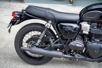 Bonneville T100 sở hữu hệ thống kiểm soát độ bám đường điều chỉnh dễ dàng