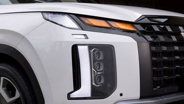 Hyundai Palisade 2024 có đèn pha T-Shape, sử dụng công nghệ Full-LED Projector hiện đại