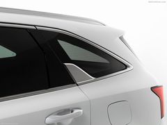 Ốp mạ bạc làm điểm nhấn ở cột D trên KIA Sorento 2021