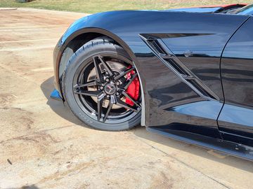 KR20A Summer UHP & MP là lốp dành cho mùa hè