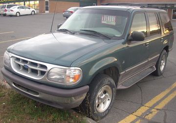 Ford Explorer thế hệ thứ 2 có sự nâng cấp đáng kể, đặc biệt là ở khả năng off-road