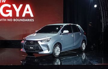 Mẫu xe Toyota Agya 2023 vừa trình làng tại Indonesia ngày 13/02