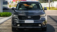 Phần đầu xe Kia Sorento 2023 sở hữu nhiều nét đặc trưng của thương hiệu KIA