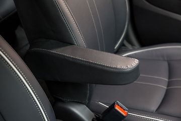 Đánh giá chi tiết xe Mitsubishi Attrage CVT 2020 17 danhgiaxe.com mitsubishi attrage gia 375 trieu 2020 11 162536