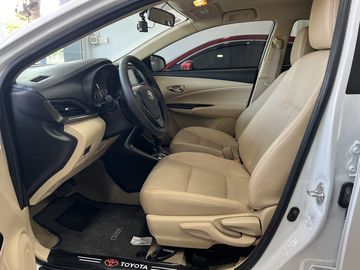 Ghế lái Toyota Vios 2023