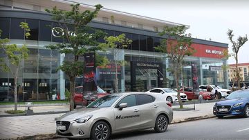Mazda Quảng B&igrave;nh c&oacute; tổng diện t&iacute;ch hơn 5.000 m2