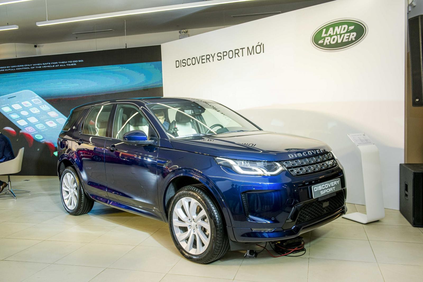 land rover discovery sport.jpg