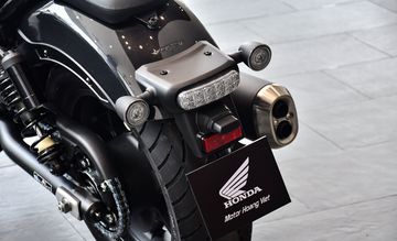 Honda Rebel 1100 2023 được trang bị cụm đèn LED hậu có thiết kế hình bầu dục