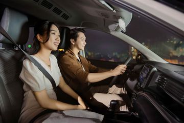 
Suzuki XL7 Hybrid với chuẩn mực c&acirc;n bằng giữa kh&ocirc;ng gian rộng r&atilde;i, sự kinh tế v&agrave; tiện nghi thiết thực
