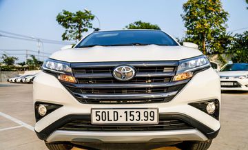 Lưới tản nhiệt ở phần đầu xe Toyota Rush