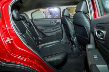 Hàng ghế thứ hai của Honda HR-V 2025 tiếp tục linh hoạt hàng đầu phân khúc với trang bị gập 3 chế độ Magic Seat