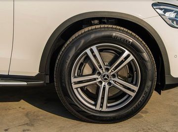 La-zăng và lốp của Mercedes-Benz GLC 200