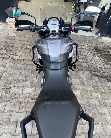 Triumph Tiger 660 Sport Touring 2023 sở hữu yên lái khá lớn thoải mái 