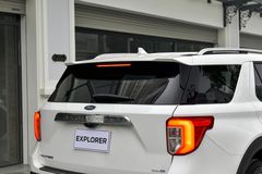 Ford Explorer 2025 có phần đơn giản hơn với đèn hậu LED 3D hình chữ C