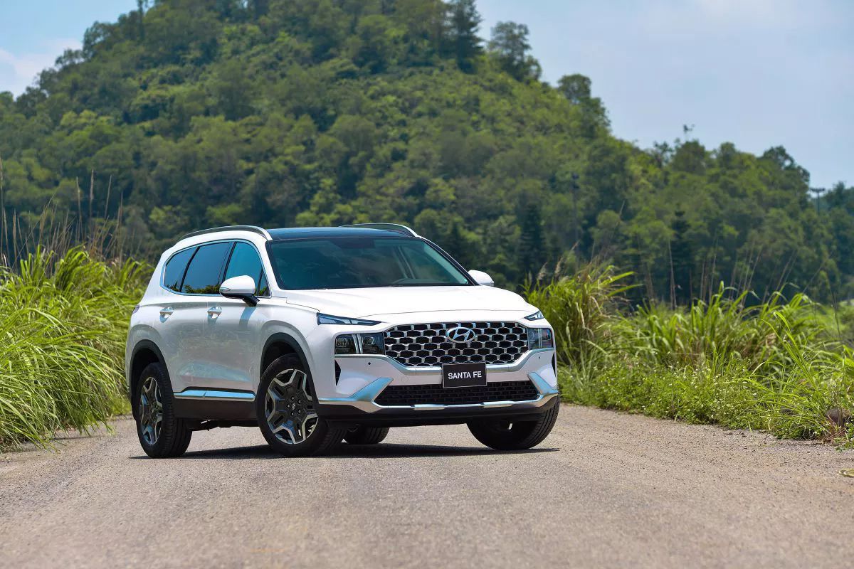 So sánh các phiên bản Hyundai SantaFe 2024: giá xe, thông số