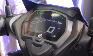 Exciter 155 VVA 2024 trang bị màn hình điện tử LCD đa chức năng