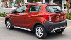 Cụm đèn hậu bo tròn ở các góc