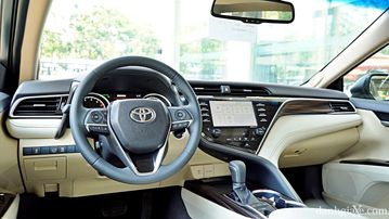 Danh gia so bo xe Toyota Camry 2020