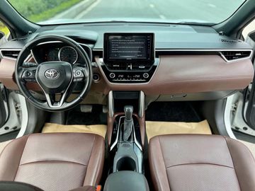 Thiết kế nội thất Toyota Corolla Cross 2023 cũng có sự chuyển mình đầy mới mẻ và hiện đại