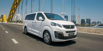 Khả năng vận hành của Peugeot Traveller là cực êm ái