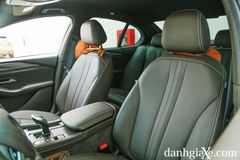 Hàng ghế trước trên VinFast LUX A Base