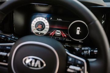 Giao diện hiển thị khi chọn chế độ lái Thể thao (Sport mode)