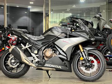 Tổng thể th&acirc;n xe&nbsp;Honda CBR500R