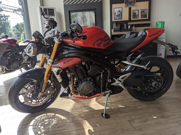 Triumph Speed Triple 1200 RS 2023 màu cam nhám