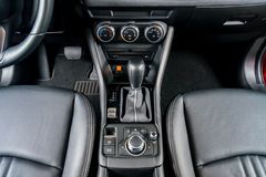 Phanh tay điện tử và Auto Hold trên Mazda CX-3 
