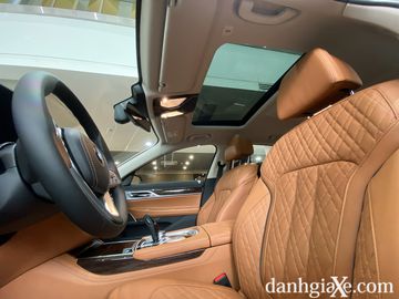 Danh gia so bo xe BMW 740Li LCI 2020