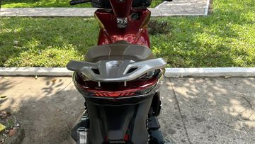 Đuôi xe được thiết kế gọn gàng và tinh xảo