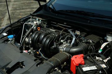 Honda City 2023 vận hành êm ái với khối động cơ 1.5L DOHC i-VTEC 16 van cho cả 3 phiên bản