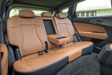 Không gian hàng ghế sau rộng rãi