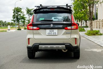 Đuôi xe Suzuki XL7 Hybrid 2025 vẫn giữ được vẻ hài hòa, cân đối từ phiên bản trước