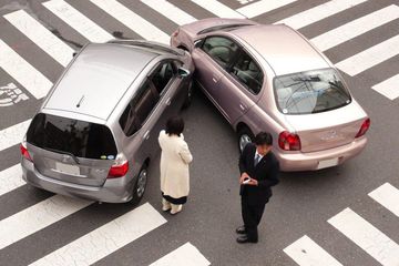 Mức khấu trừ bảo hiểm ô tô là gì?
