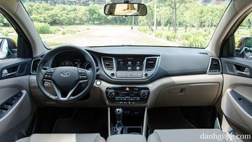 Khoang lái của Hyundai Tucson bản nâng cấp 2018
