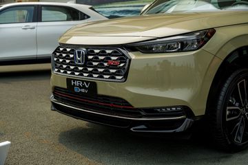 Cản trước Honda HR-V 2025 cũng thiết kế khỏe khoắn với các chi tiết sơn nhựa nhám