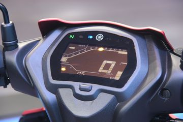 Exciter 155 VVA 2023 còn được trang bị đồng hồ kỹ thuật số toàn phần