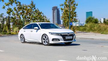 So sánh nhanh Honda Accord 2020 và Toyota Camry 2020 24 danhgiaxe.com honda accord 2020 24 102231 153805