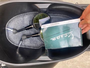 Cốp xe Vespa GTS Super 2023 có dung tích lớn