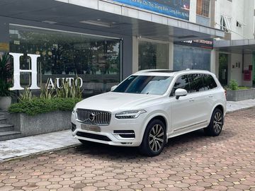 Volvo XC90 là đối thủ nặng ký của Mercedes GLE, Land Rover Defender