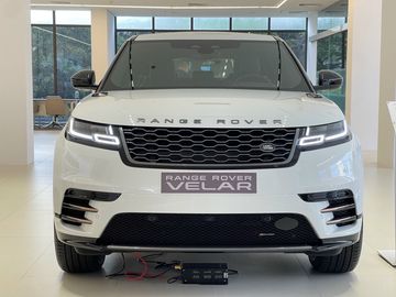 Thiết kế đầu xe của Land Rover Range Rover Velar 2024
